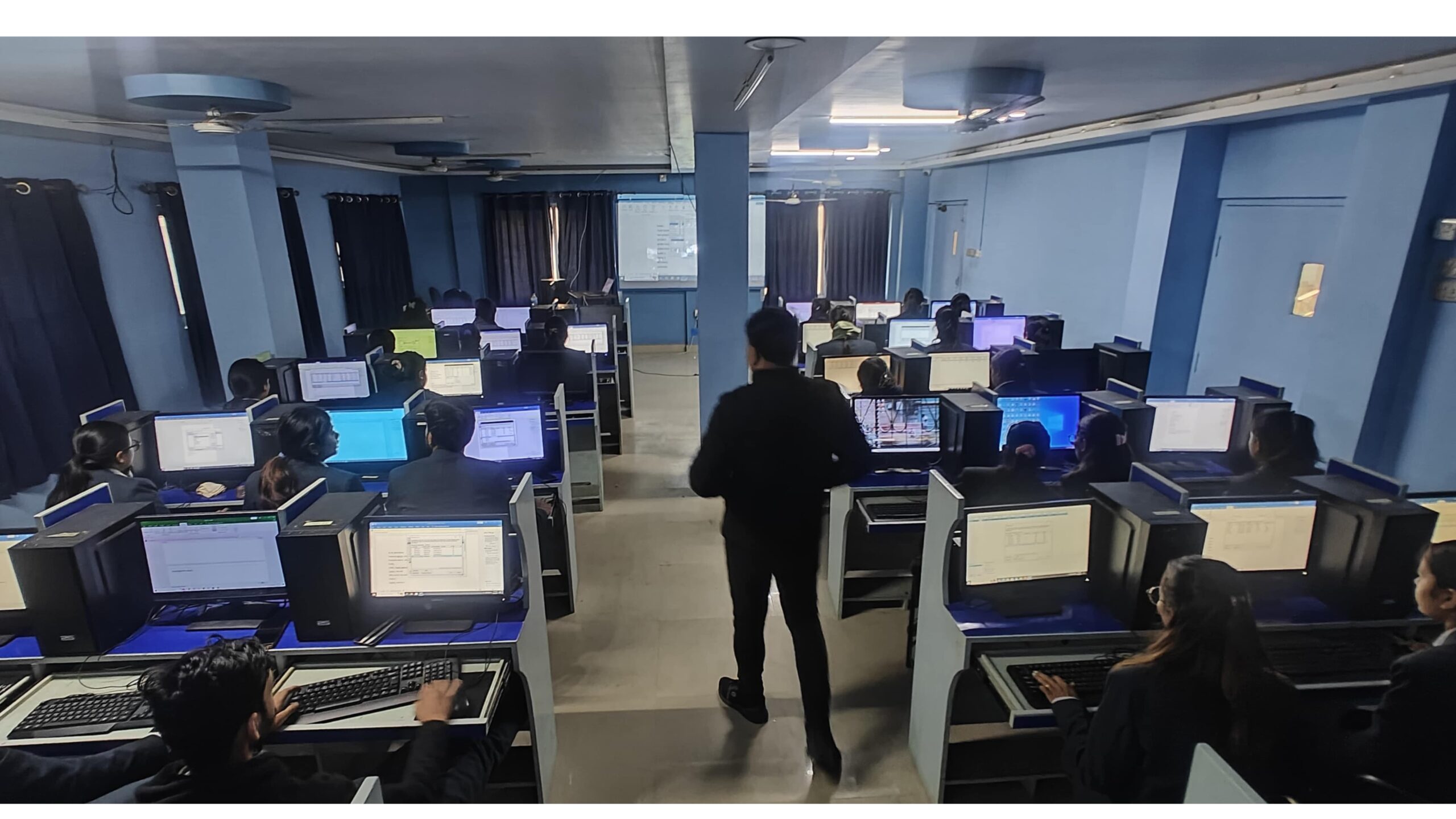 Admission Process for BIT -Bachelor of Information Technology Eligibility Candidates must have completed +2 or an equivalent level with a Mathematics subject of 100 marks, securing a minimum D+ g (3)